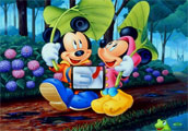 Mickey mouse ile sevgilisi Minnie mouse suyun kenarında yaprakları kendilerin...